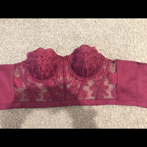 Maroon cropped tight strapless top - Picture 1 of 3